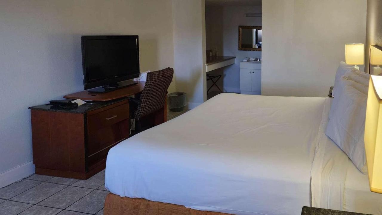 Americas Best Value Inn-Henderson/Lake Mead Exterior photo