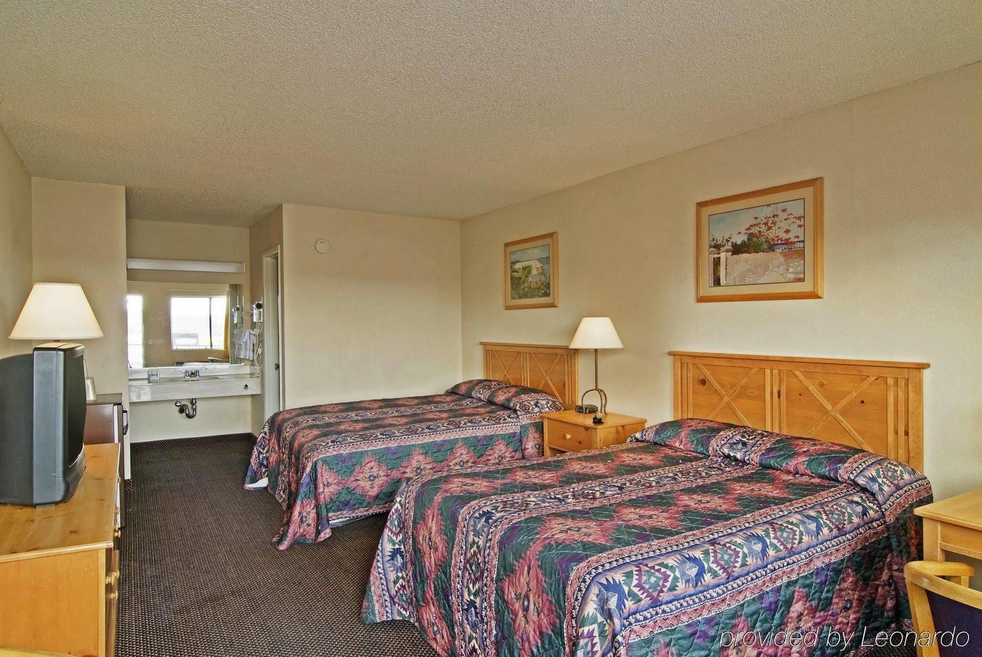 Americas Best Value Inn-Henderson/Lake Mead Room photo